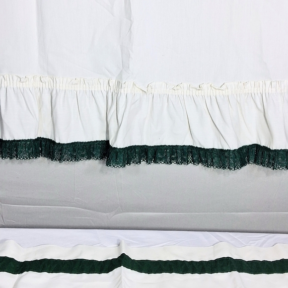 Set Of 4  28" X 28" Handmade Curtains White With Dark Green Frilly/Ruffled Trim - Picture 3 of 7